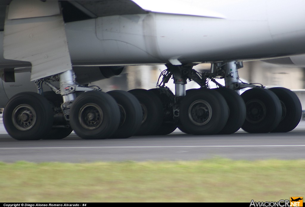 EC-JNQ - Airbus A340-642 - Iberia