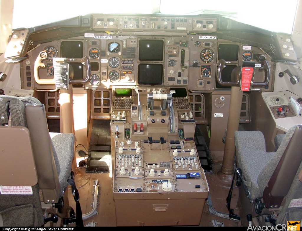 XA-MTY - Boeing 757-2Y0 - ALADIA (AYD)