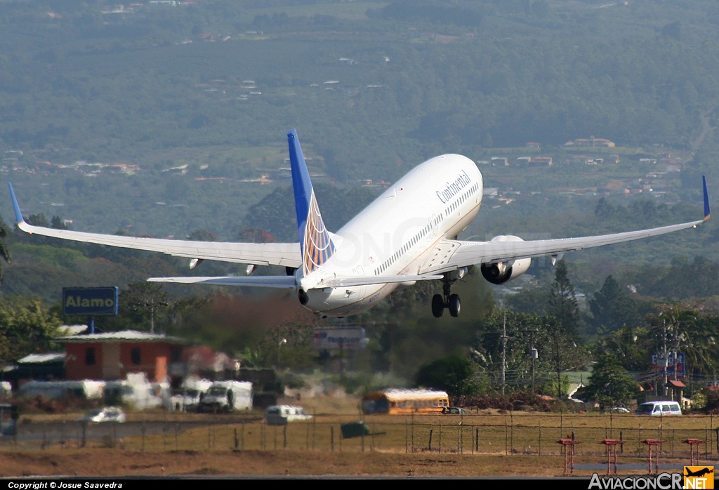 N37273 - Boeing 737-824 - Continental Airlines