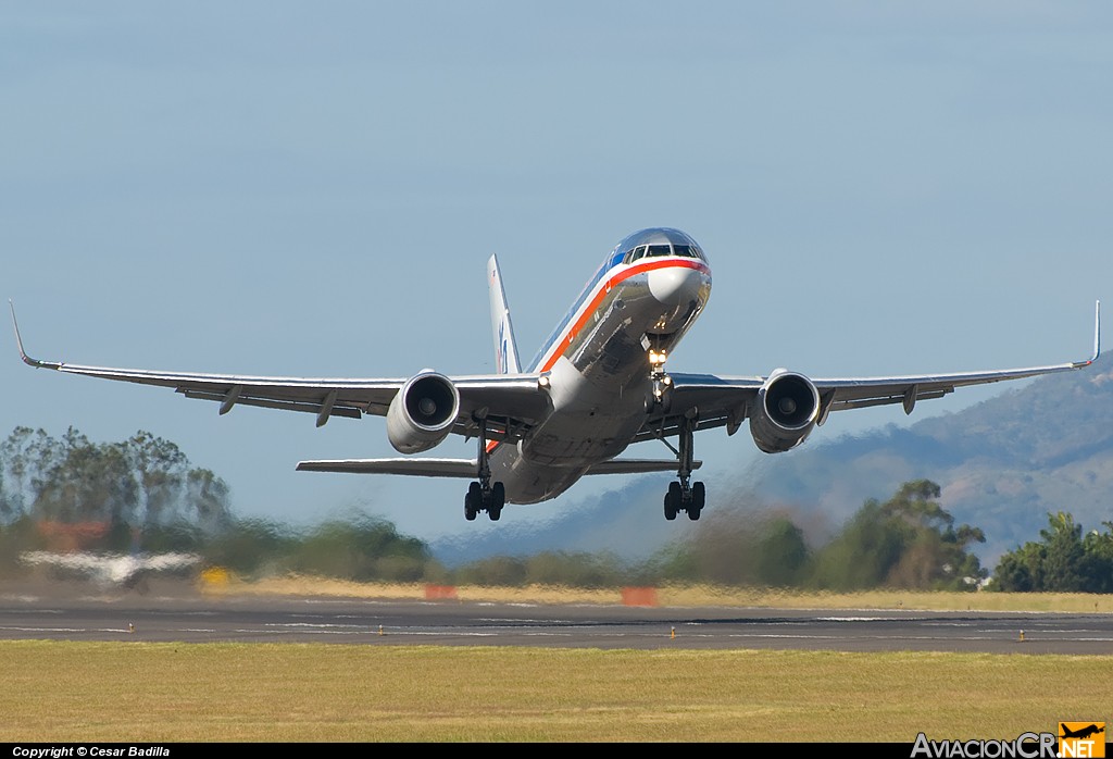 N696AN - Boeing 757-223 - American Airlines