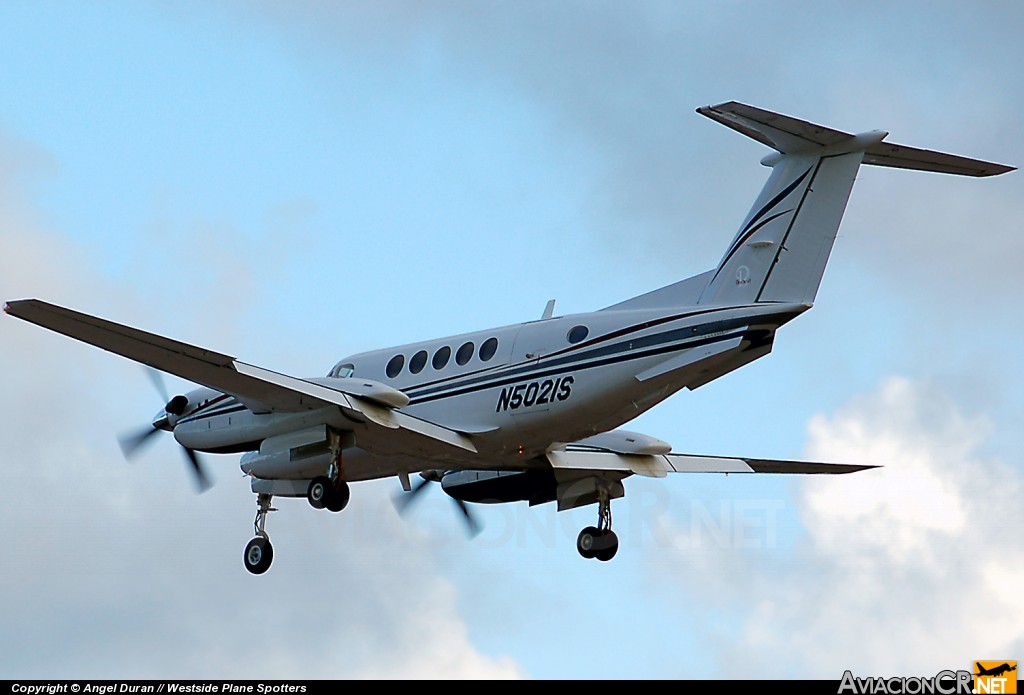 N5021S - King Air B200 - RG Engineering