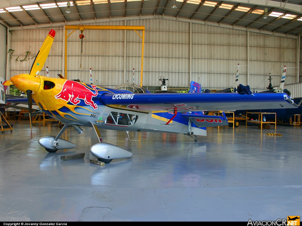 N669RB - Zivko Edge 540 - Red Bull