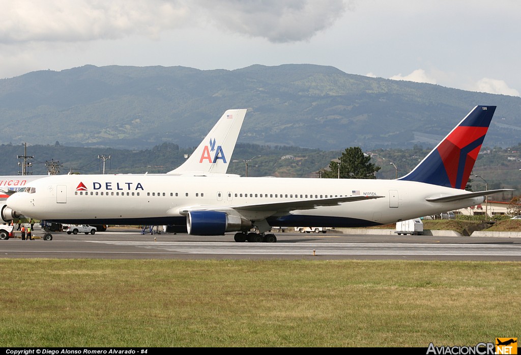 N135DL - Boeing 767-332 - Delta Air Lines