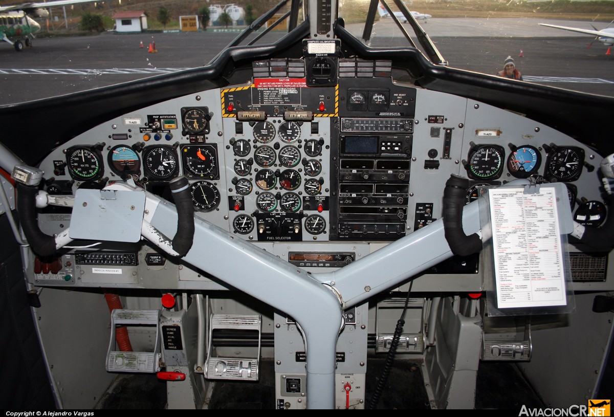 TI-AZD - De Havilland Canada DHC-6-300 Twin Otter - Nature Air