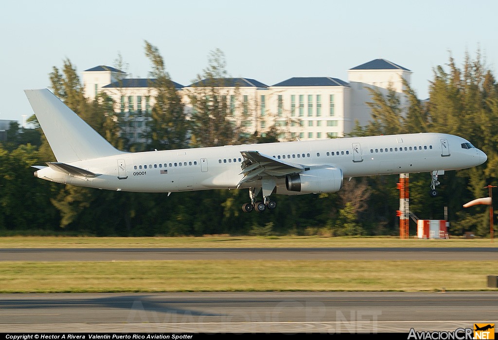 00-9001 - Boeing C-32A (757-2G4) - USAF - United States Air Force - Fuerza Aerea de EE.UU