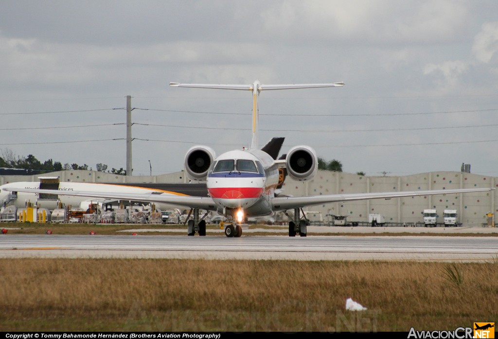 N814AE - Embraer ERJ-140 Regional Jet (Genérico) - American Eagle