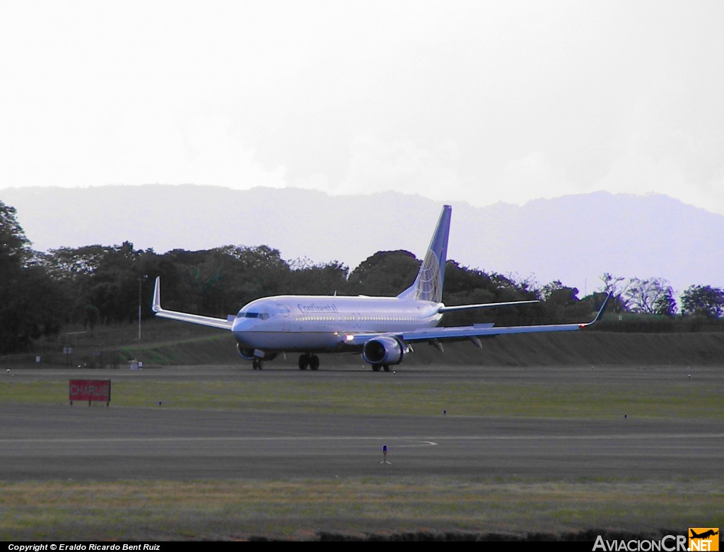 N24212 - Boeing 737-824 - Continental Airlines