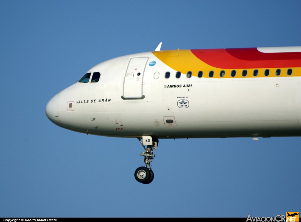 EC-IXD - Airbus A321-211 - Iberia