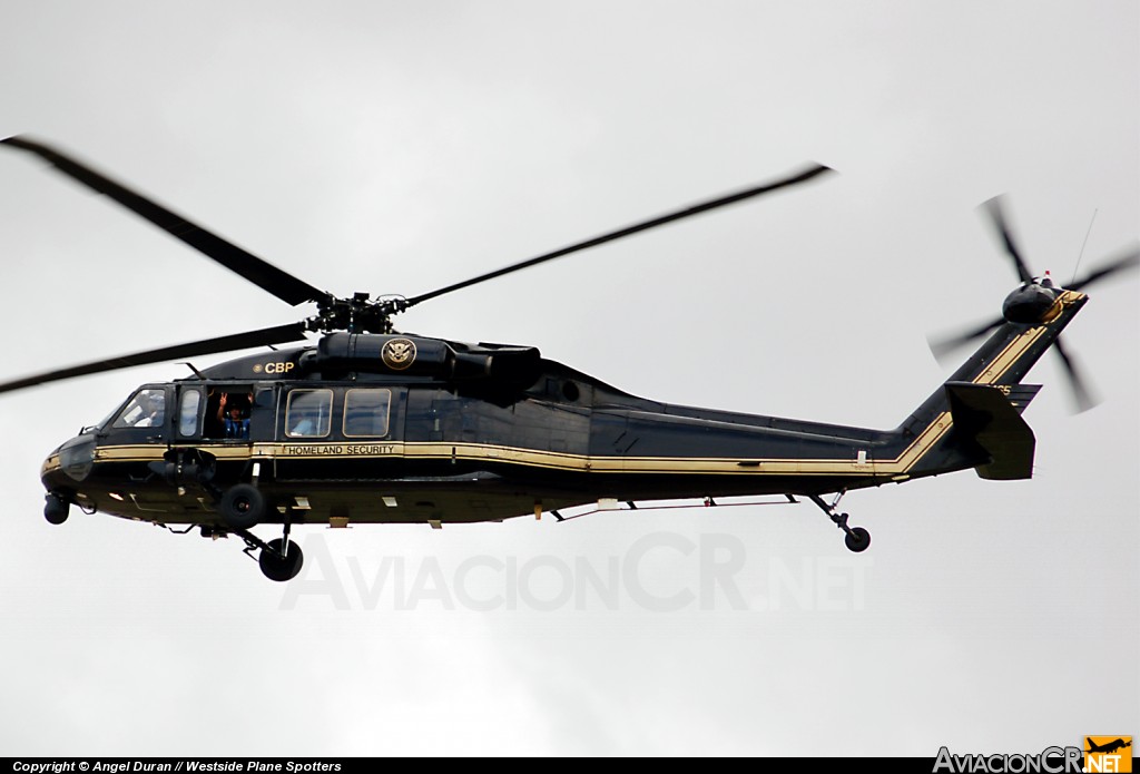23465 - Sikorsky S-70A - U.S.  Customs