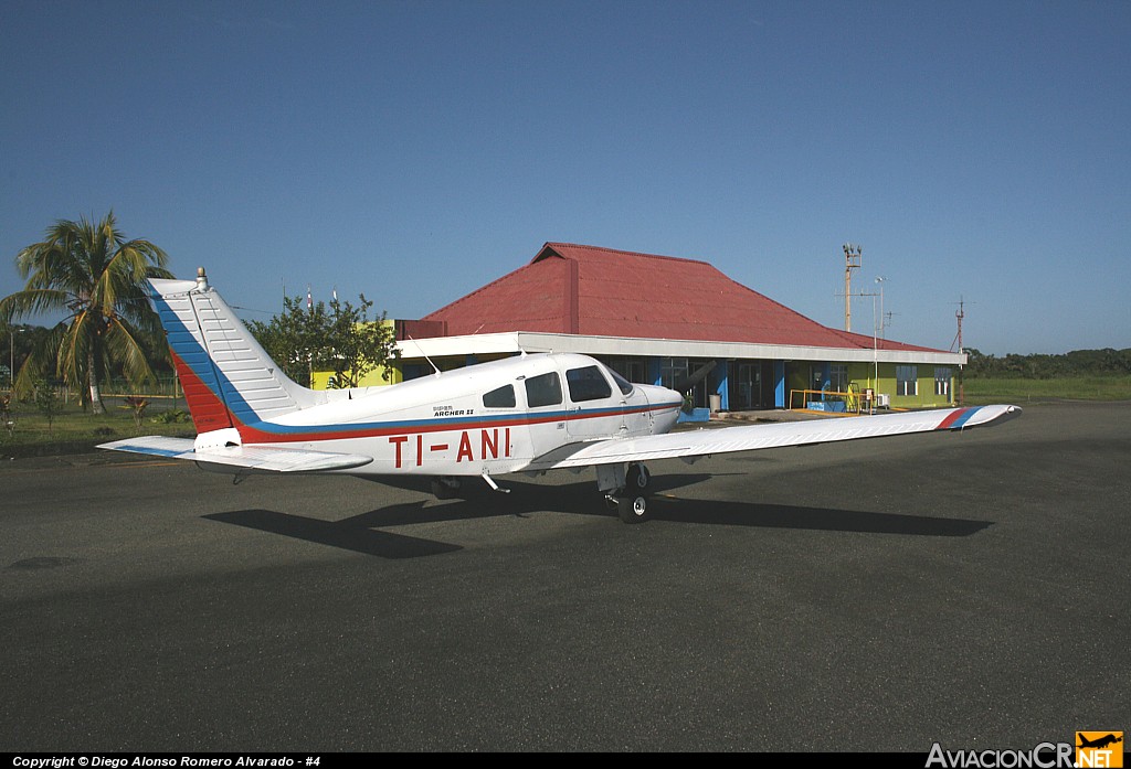 TI-ANI - Piper PA-28-181 Cherokee Archer II - ECDEA - Escuela Costarricense de Aviación