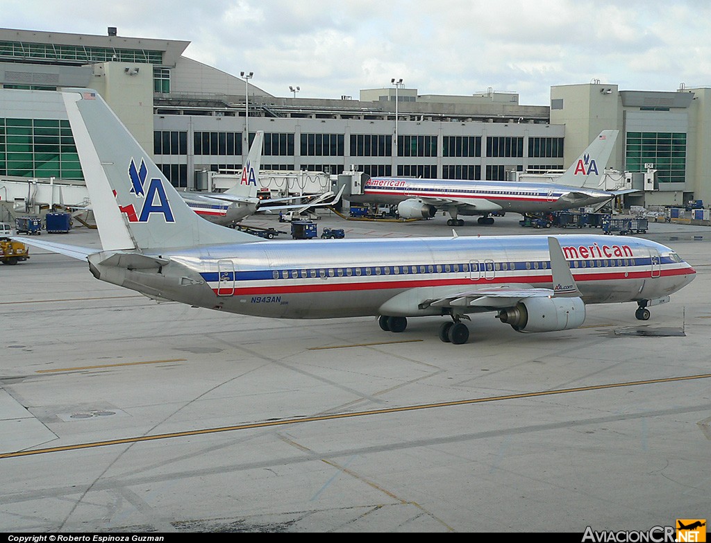 N943AN - Boeing 737-823 - American Airlines