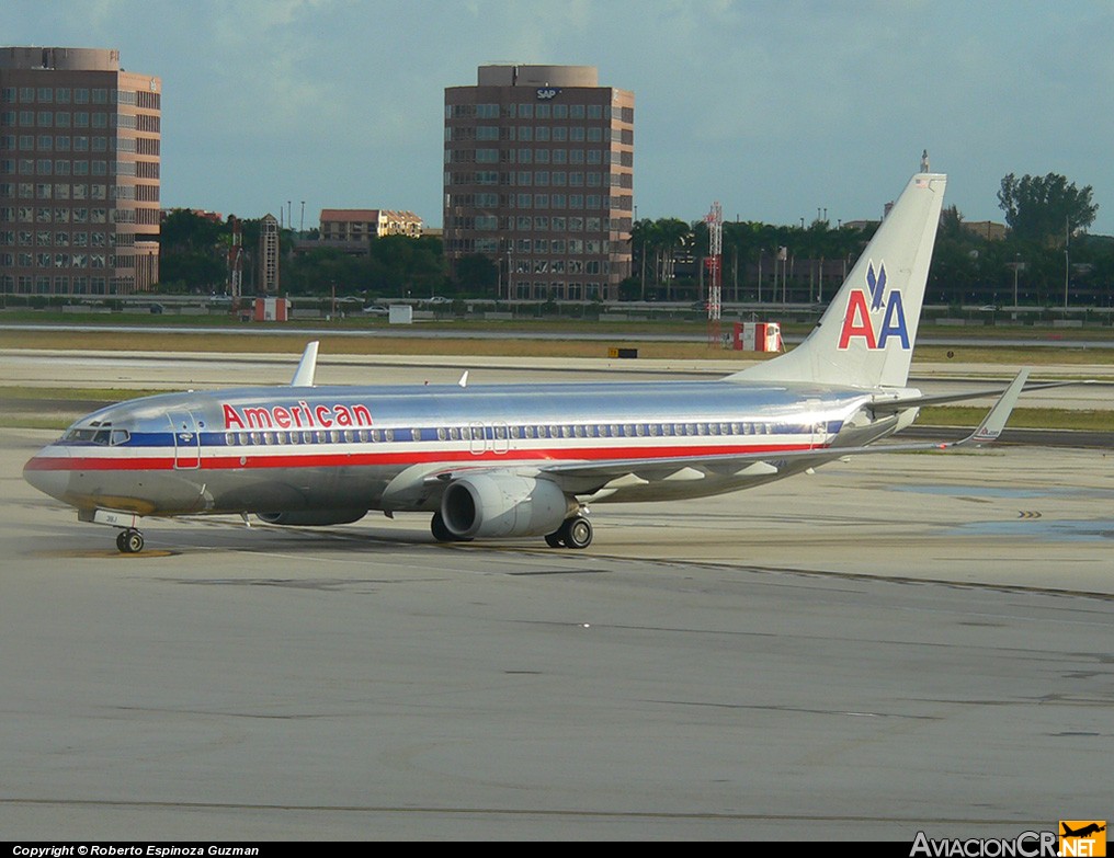 N932AN - Boeing 737-823 - American Airlines