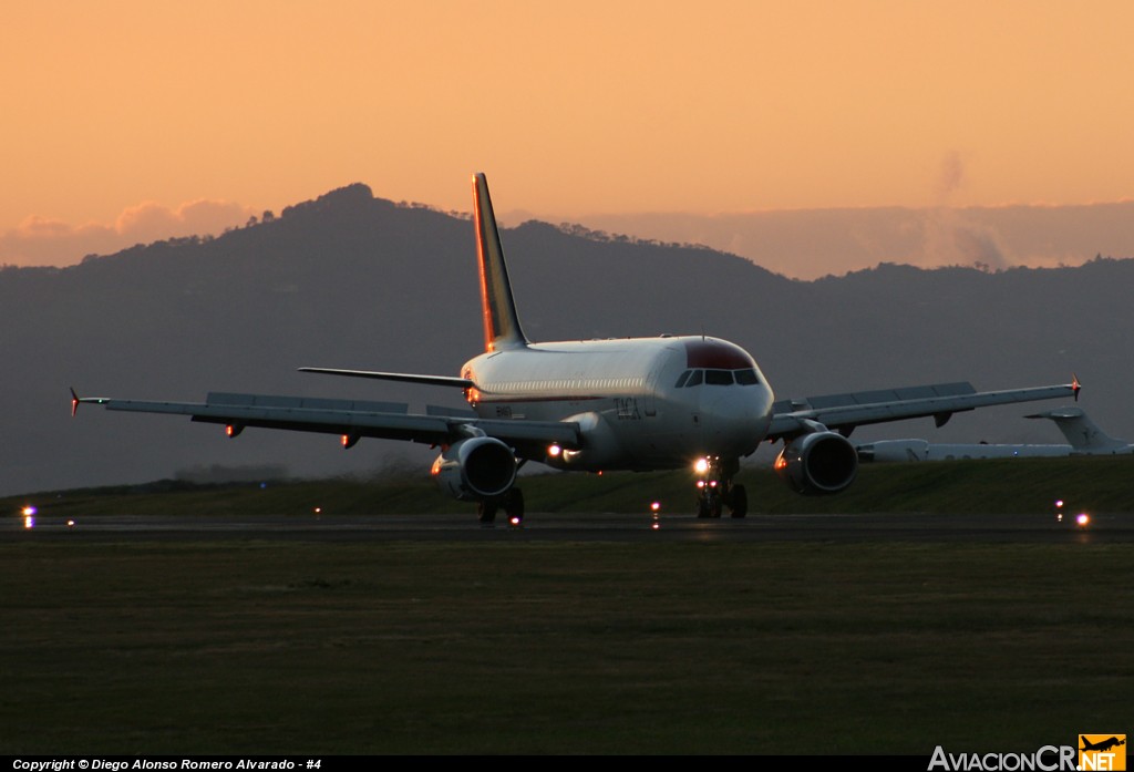 N484TA - Airbus A320-233 - TACA