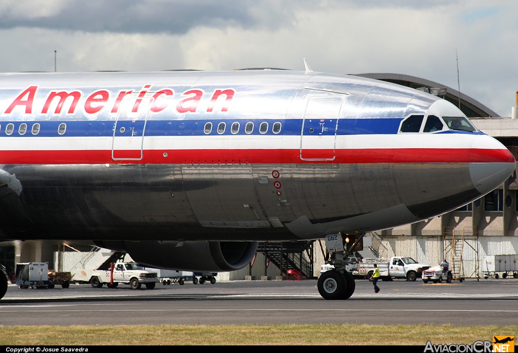 N7062A - Airbus A300B4-605R - American Airlines