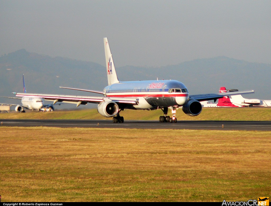 N677AN - Boeing 757-223 - American Airlines