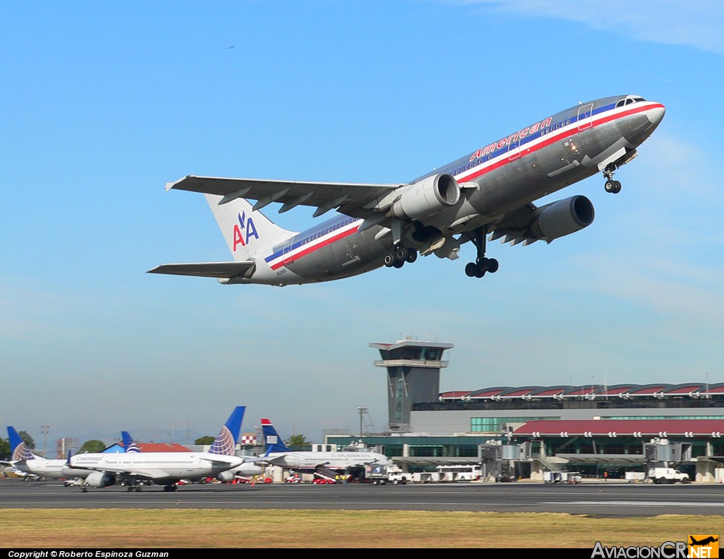 N33069 - Airbus A300B4-605R - American Airlines