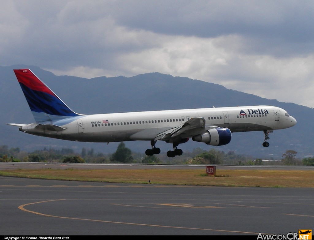 N672DL - Boeing 757-232 - Delta Air Lines