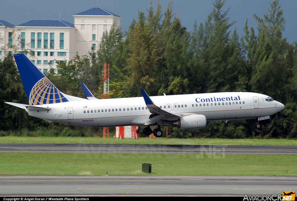 N26210 - Boeing 737-824 - United (Continental Airlines)