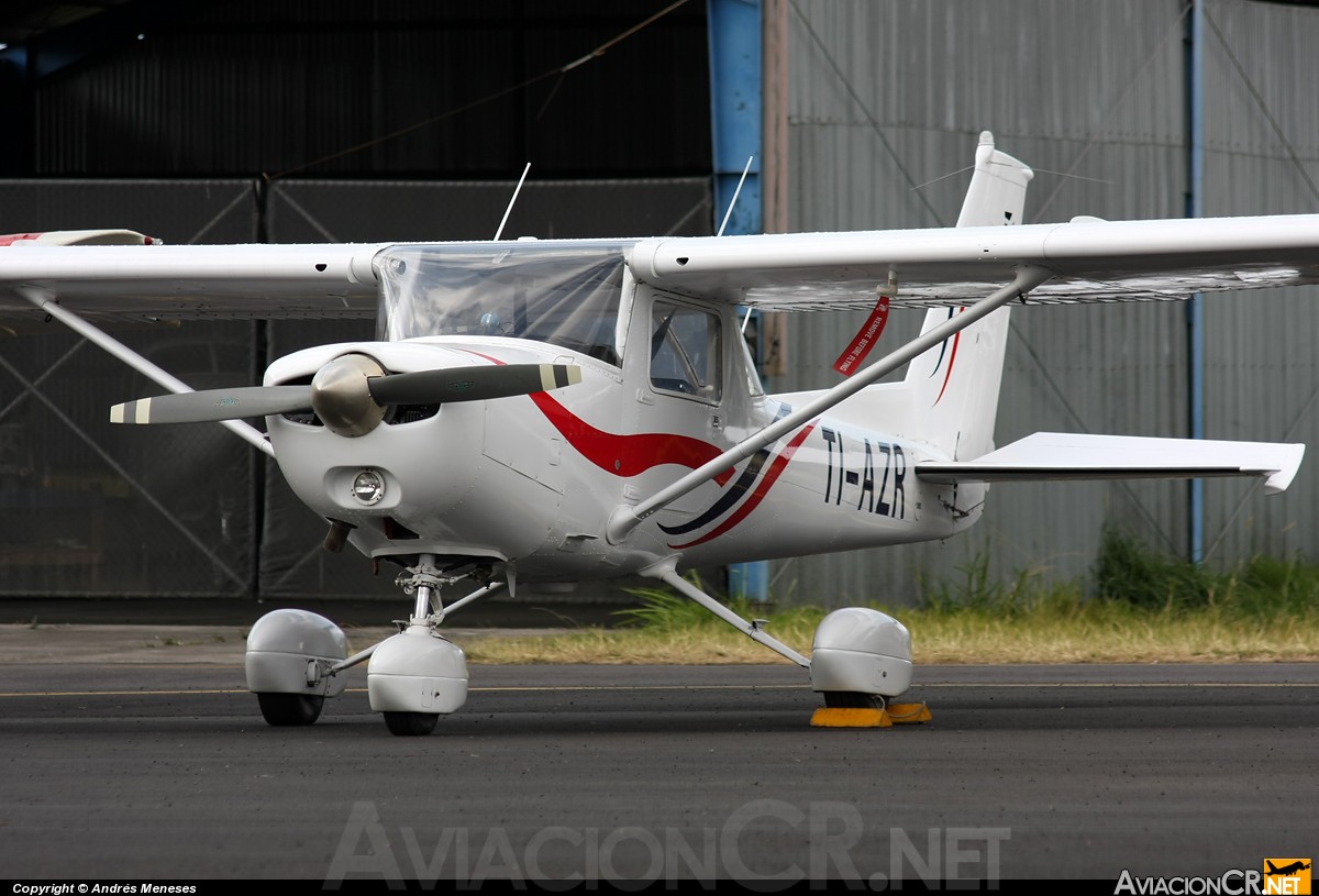TI-AZR - Cessna 152 II - Privado