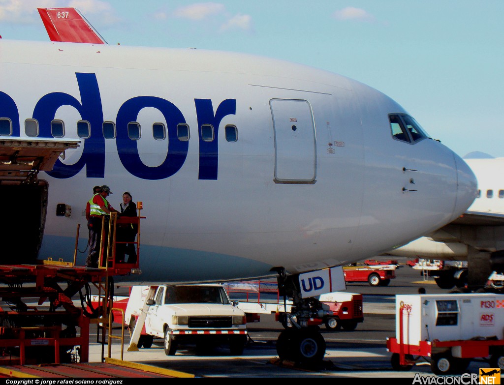 D-ABUD - Boeing 767-330/ER - Condor