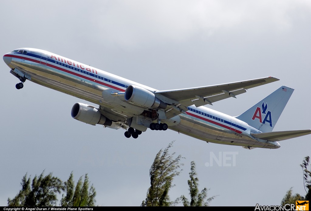 N343AN - Boeing 767-323 - American Airlines