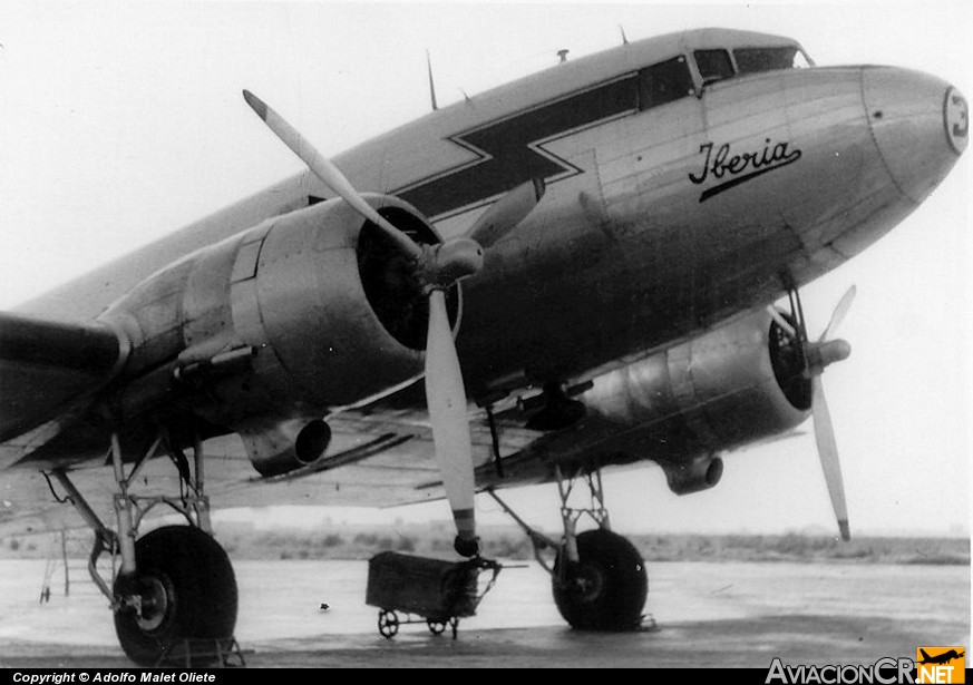 DESCONOCID - Douglas DC-3 (C-47/53/117/R4D/Skytrain/Dakota) (Genérico) - Iberia