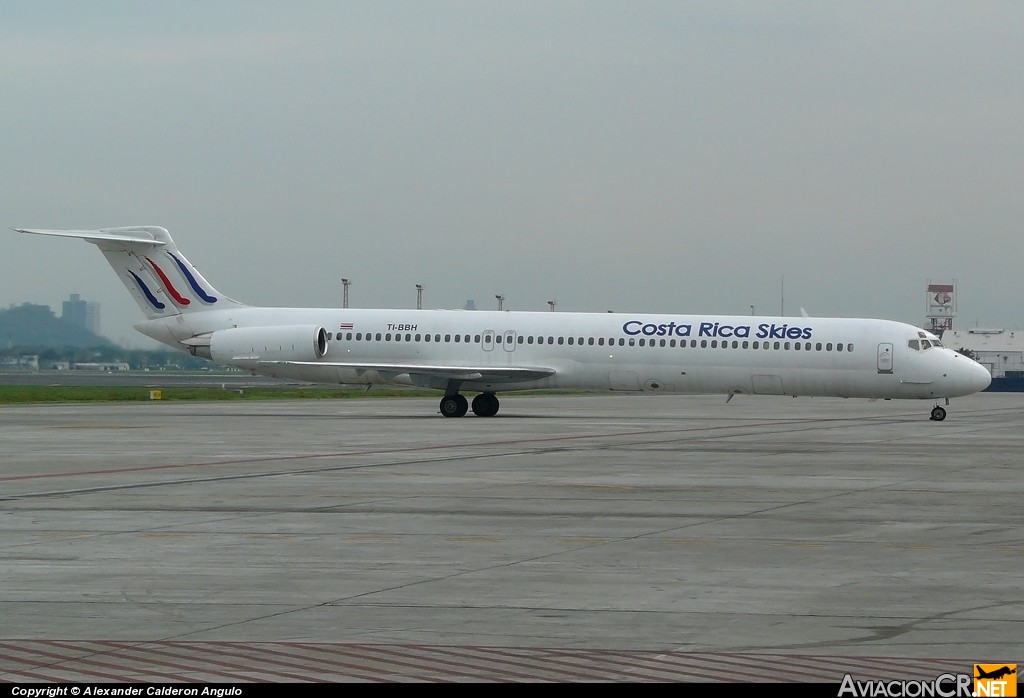 TI-BBH - McDonnell Douglas MD-82 - Costa Rica Skies