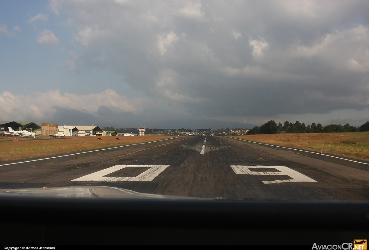 MRPV - Aeropuerto - Pista