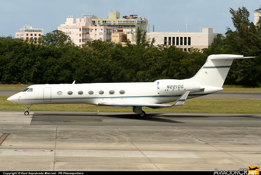 N221DG - Gulfstream G550 - David Geffen Co.