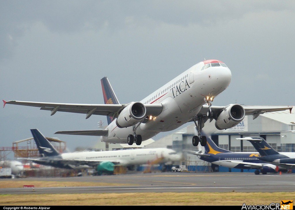 N494TA - Airbus A320-233 - TACA
