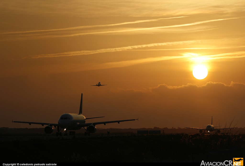 EC-GRE - Airbus A320-211 - Click Air