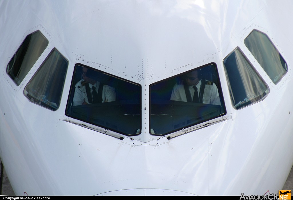EI-TAF - Airbus A320-233 - Martinair