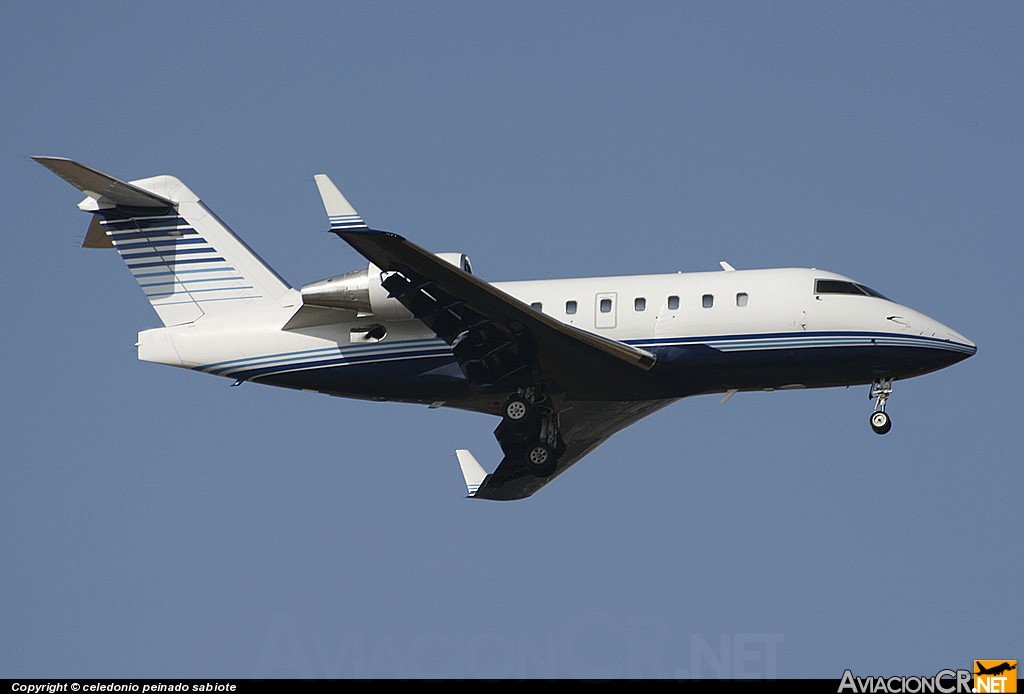 C-FNNT - Canadair CL-600-2B16 Challenger 604 - Skyservice Aviation