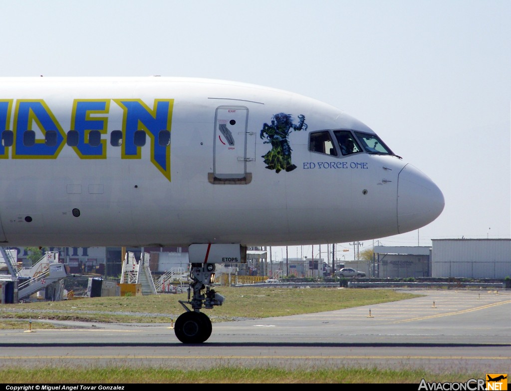 G-OJIB - Boeing 757-23A - Astraeus