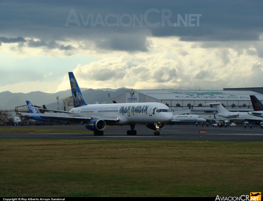 G-OJIB - Boeing 757-23A - Astraeus