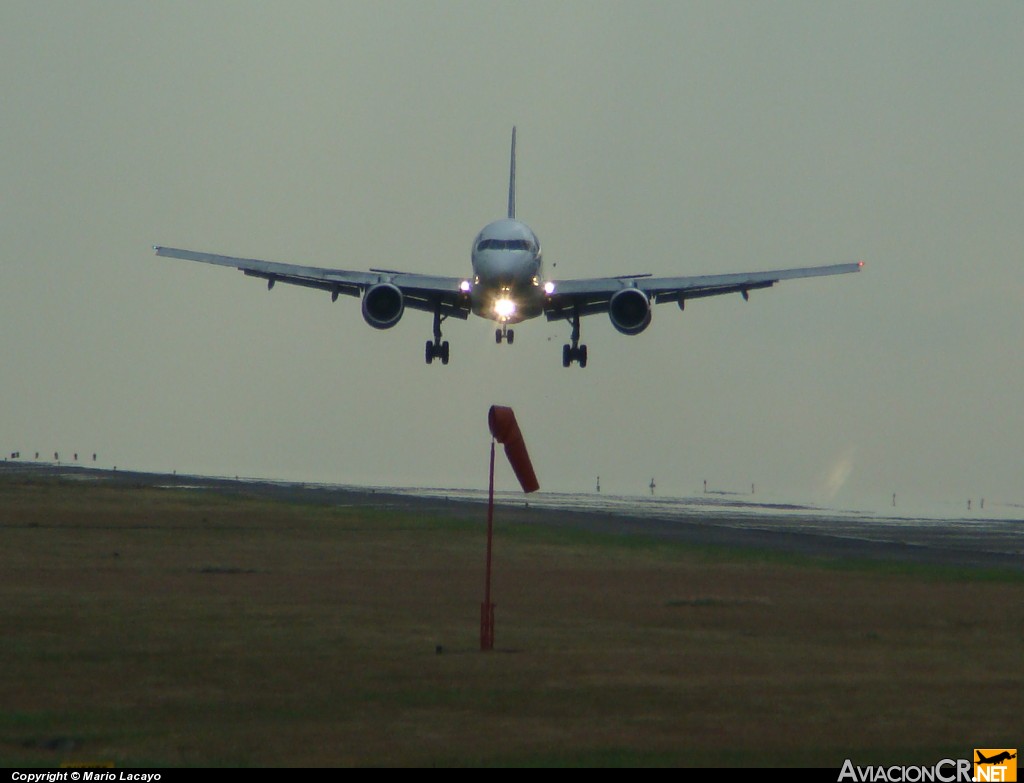 G-OJIB - Boeing 757-23A - Astraeus