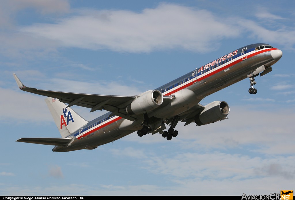 N697AN - Boeing 757-223 - American Airlines