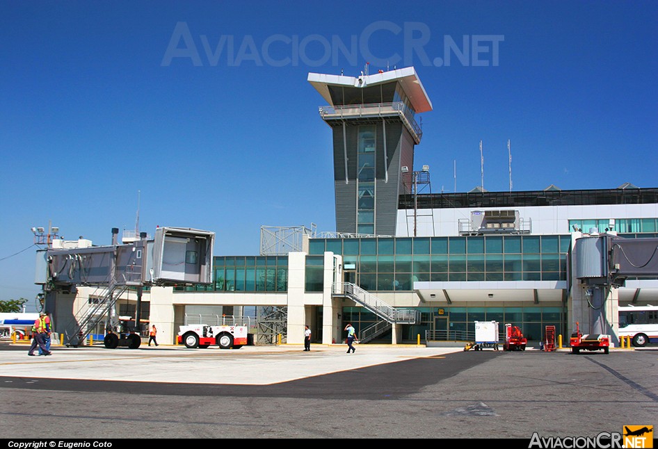  - - - Aeropuerto