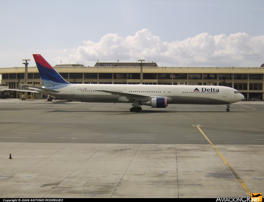 N831MH - Boeing 767-400/ER (Genérico) - Delta Airlines