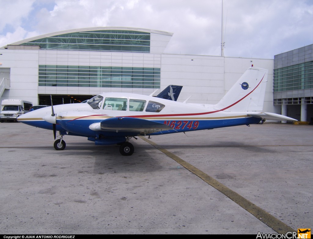N62749 - Piper PA-23-250 Aztec - air america/air culebra
