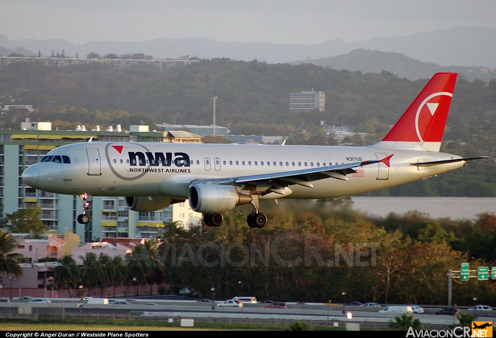 N317US - Airbus A320-211 - Northwest Airlines
