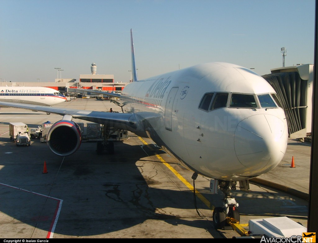 N121DE - Boeing 767-332 - Delta Air Lines