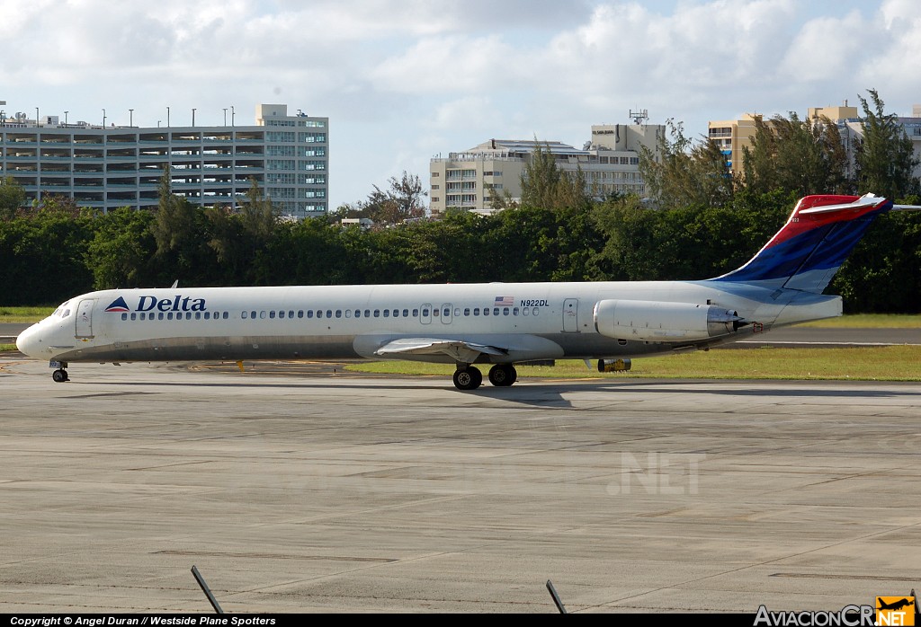 N922DL - McDonnell Douglas MD-88 - Delta Airlines