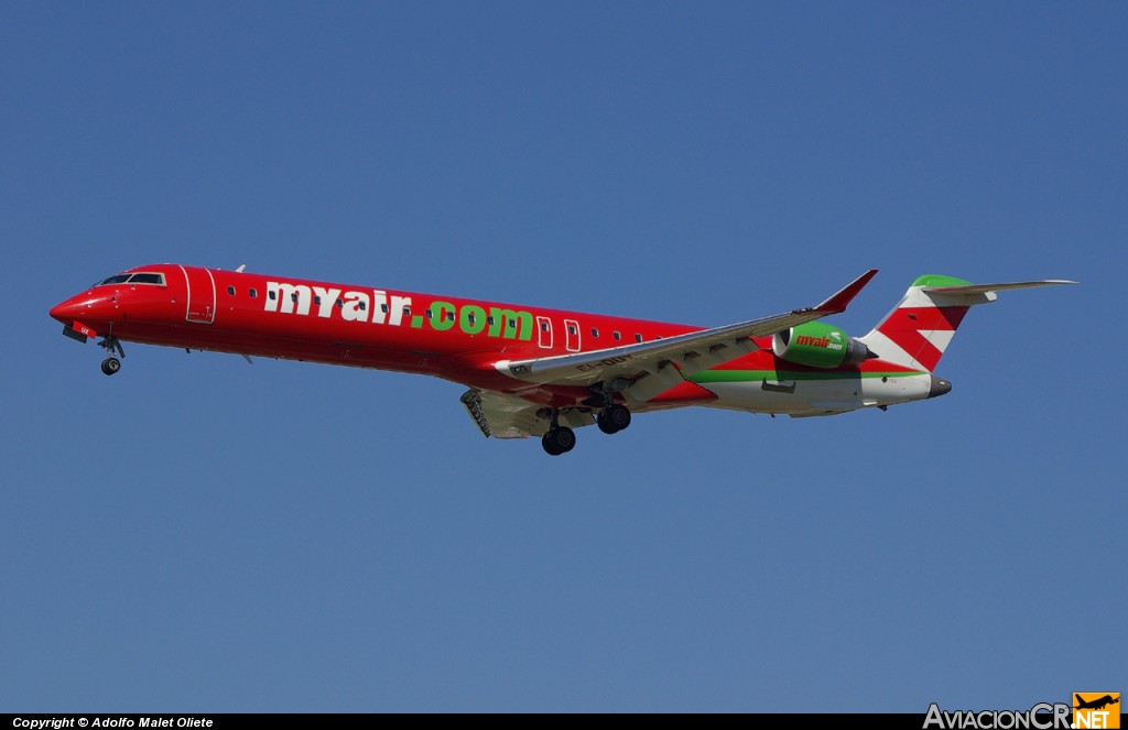 EI-DUX - Canadair CL-600-2D24 Regional Jet CRJ-900ER - Myair