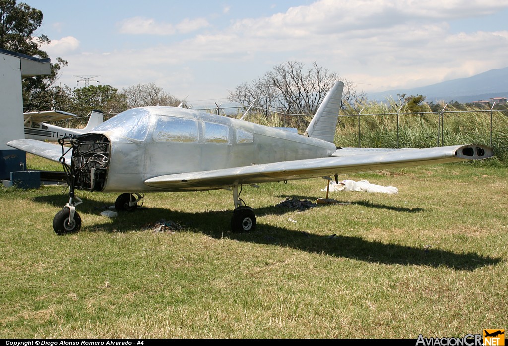 TI-ANI - Piper PA-28-181 Cherokee Archer II - ECDEA - Escuela Costarricense de Aviación