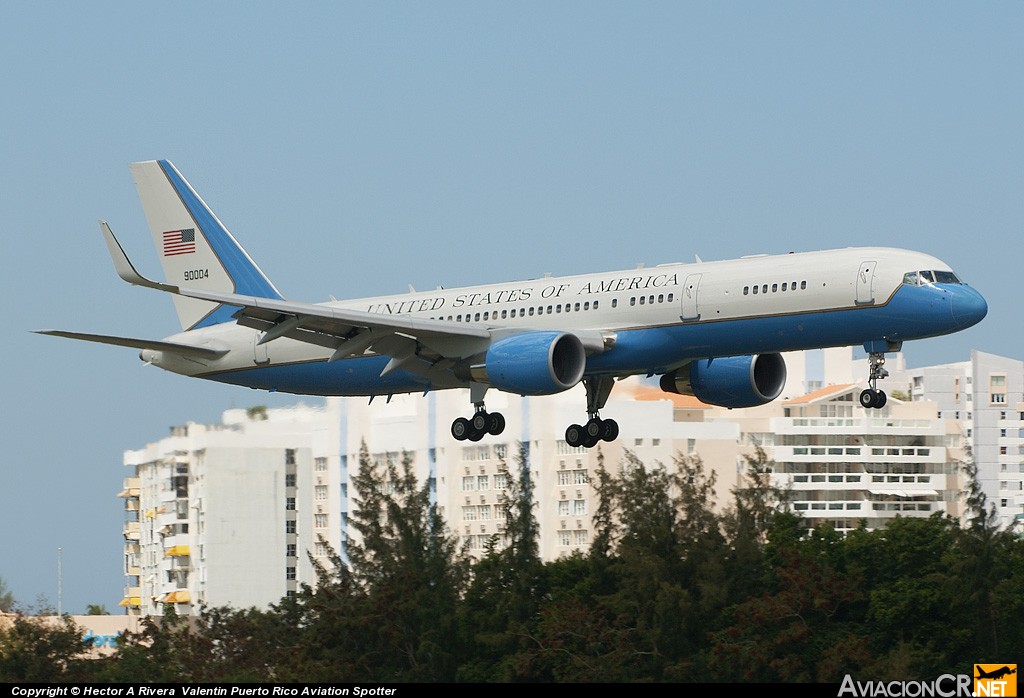 99-0004 - Boeing C-32A - USAF - Fuerza Aerea de EE.UU