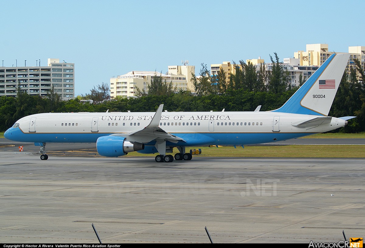 99-0004 - Boeing C-32A - USAF - Fuerza Aerea de EE.UU