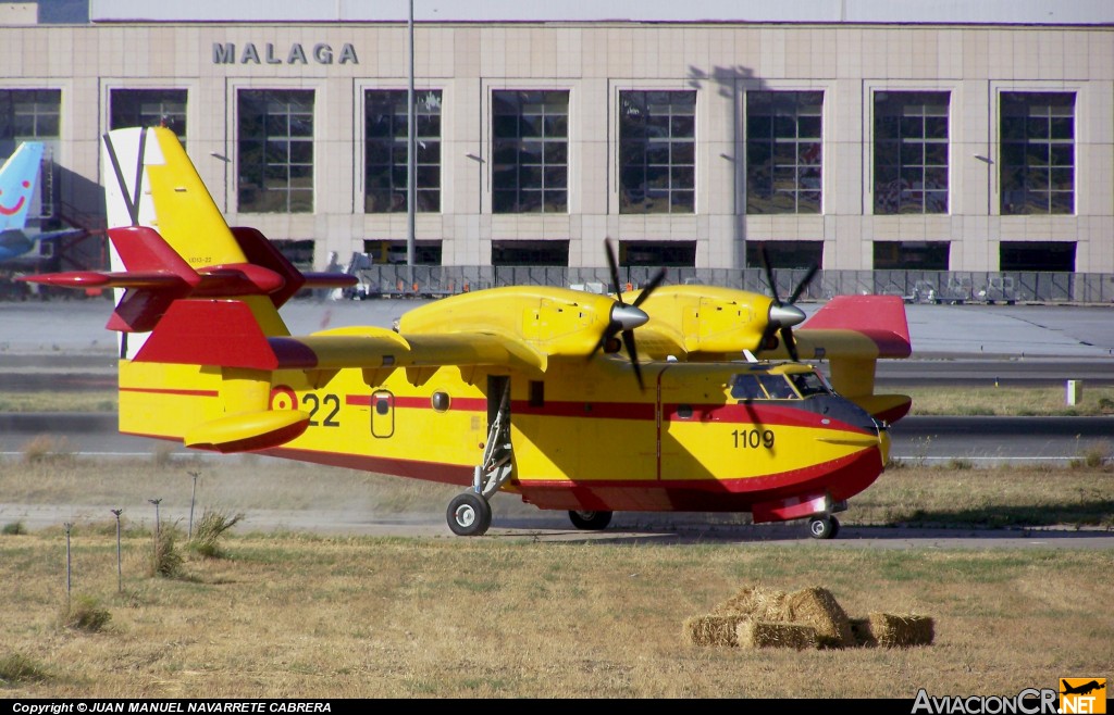 43-22 - Canadair CL-215T - Ejercito del Aire de España