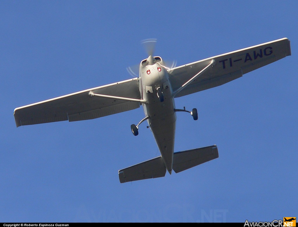 TI-AWG - Cessna U206F - Privado