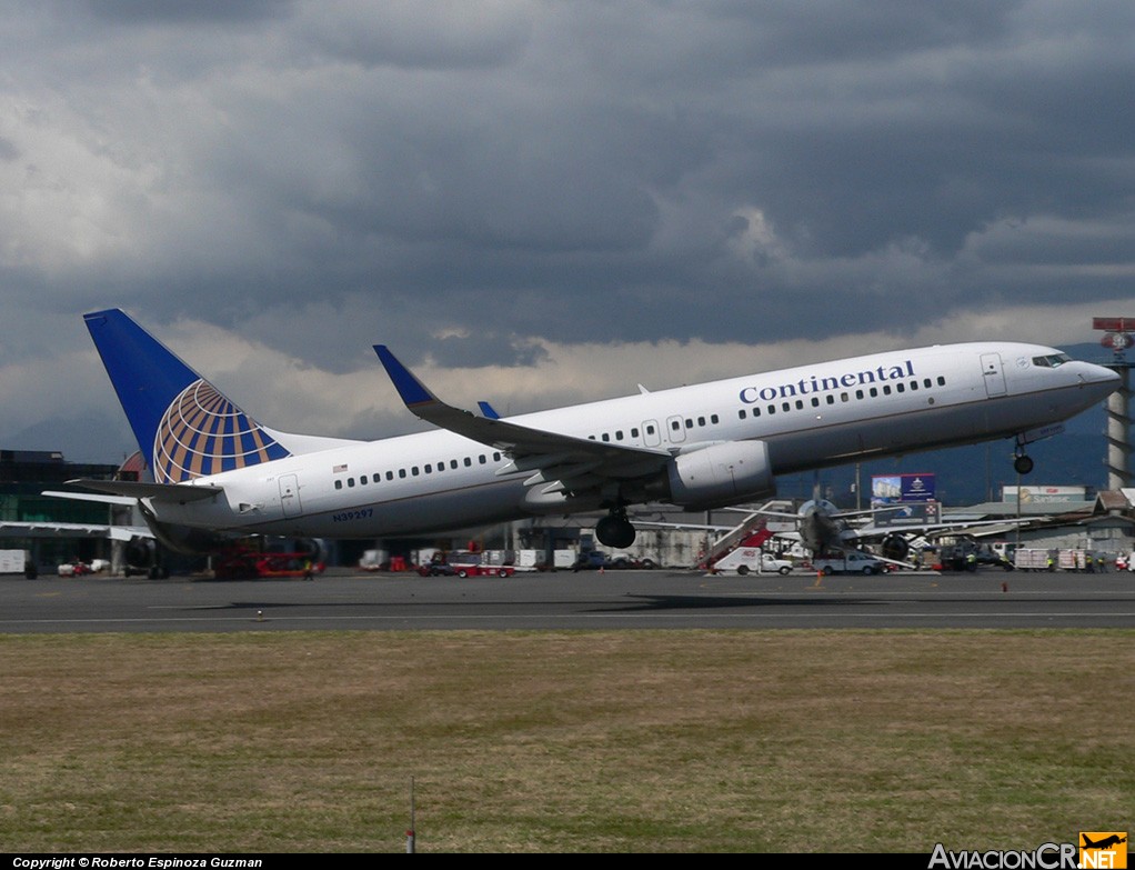 N39297 - Boeing 737-824 - Continental Airlines